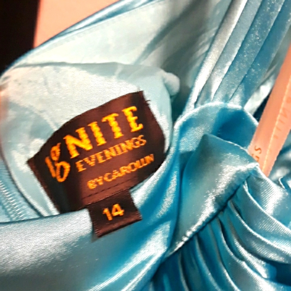 Formal gown by Carollin. Sz 14.